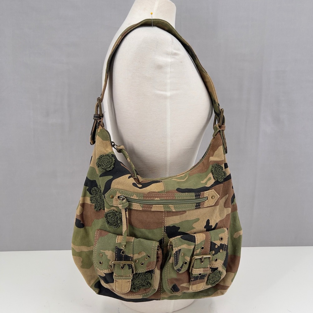 The Sak Womens Large Camo Canvas Shoulder Bag Crochet Flowers Military Boho Y2K